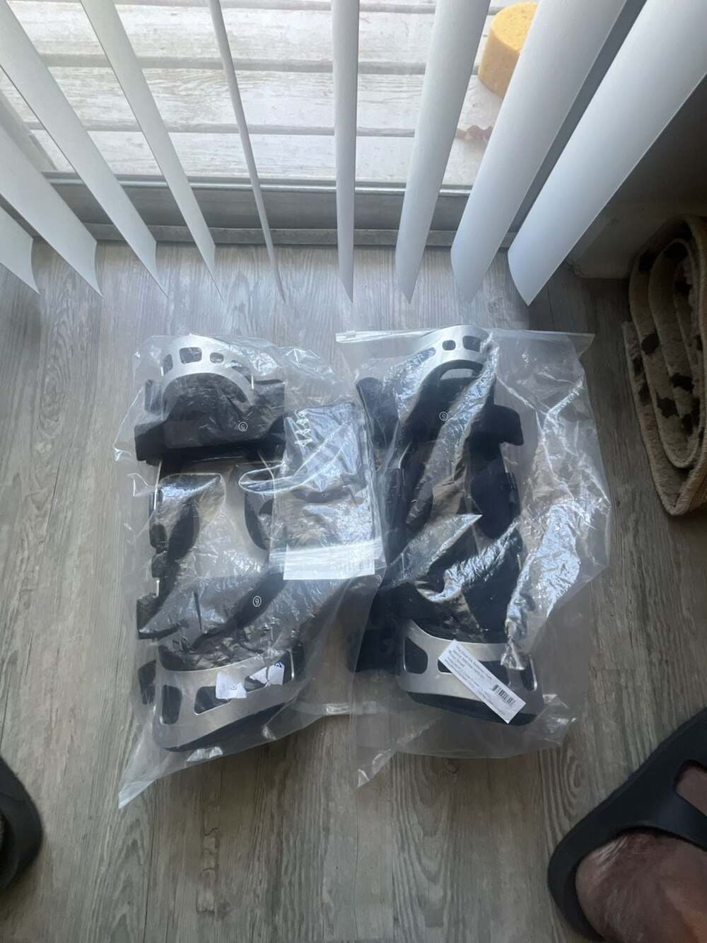Dr. Medical The Dual OA Reliever Hinged Knee Brace Set